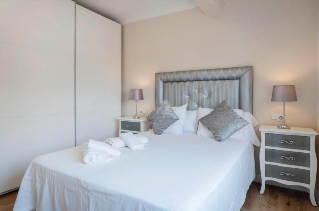 Apartamento Con Vistas A La Catedral A 15 Minutos Del Centro Malaga Luaran gambar